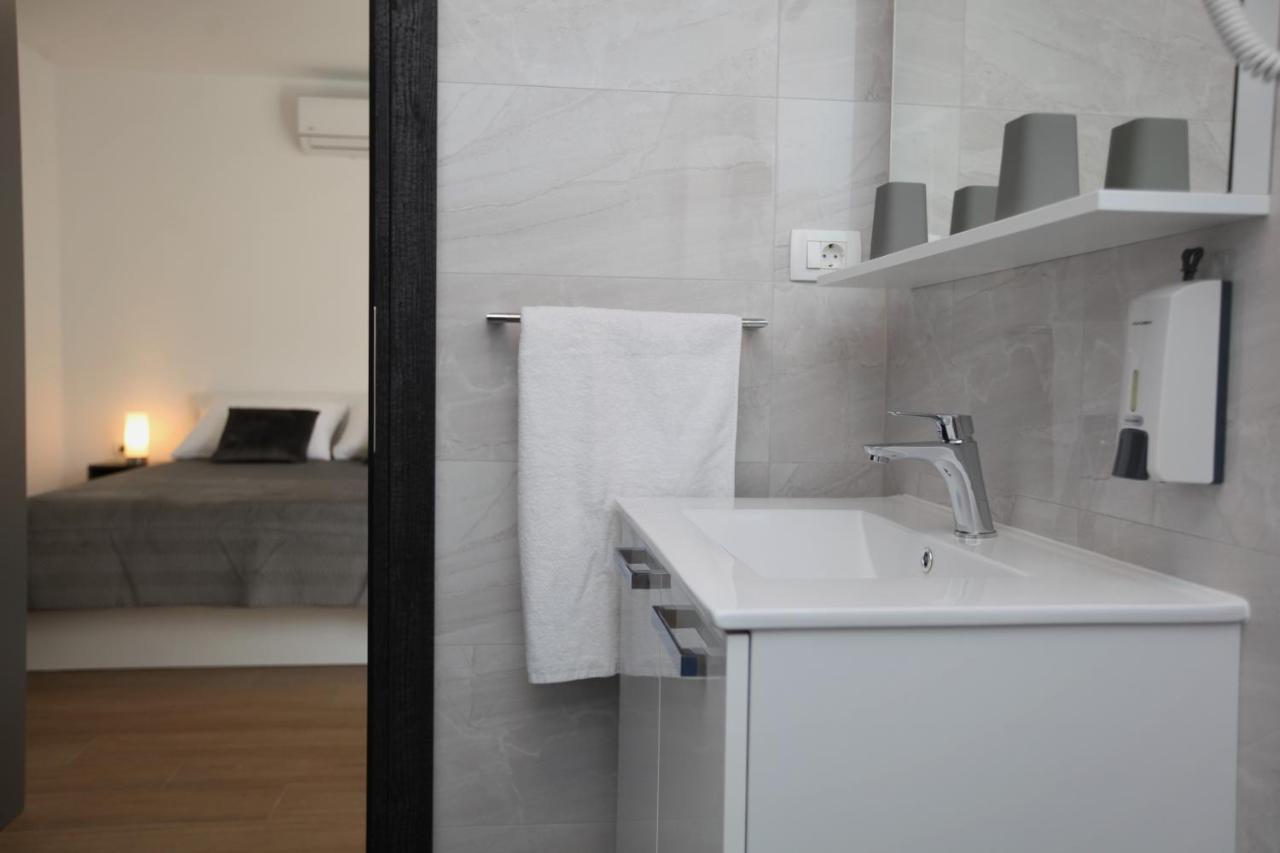 Apartmani Ive Trogir Exterior foto